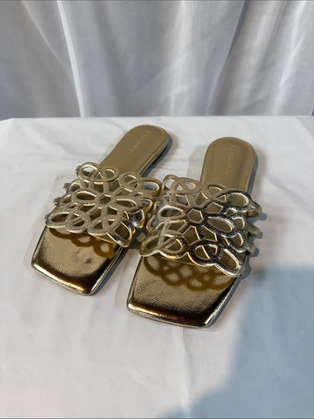 Gold Slide Sandals with Floral Cutout🚌